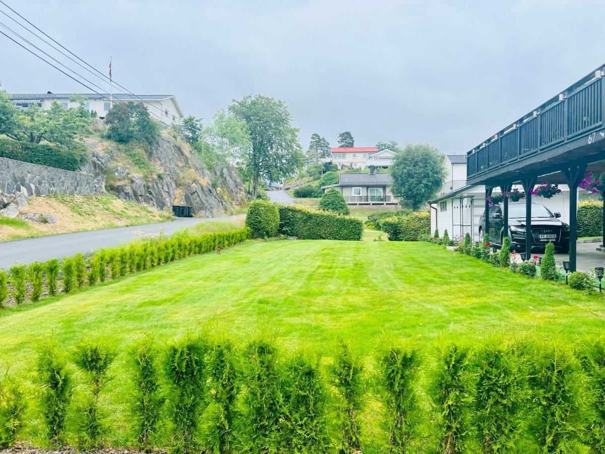 Hotel Fint Gjesterom Med Bad Og Kjokken Til Leie Naer Eb Stranda Med Arendal Exterior foto